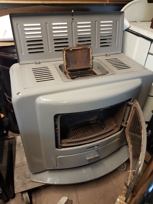 Piec kominek z lat 60
