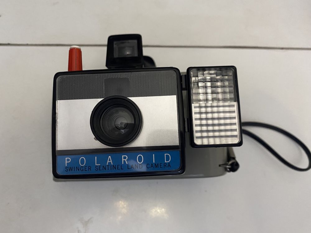 Câmera Polaroid Swinger Sentinel