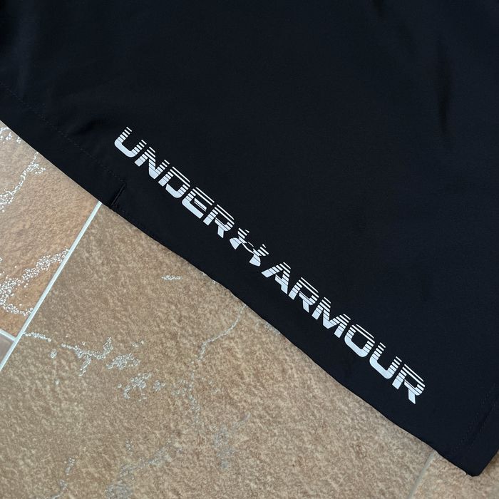Under Armour спортивні шорти