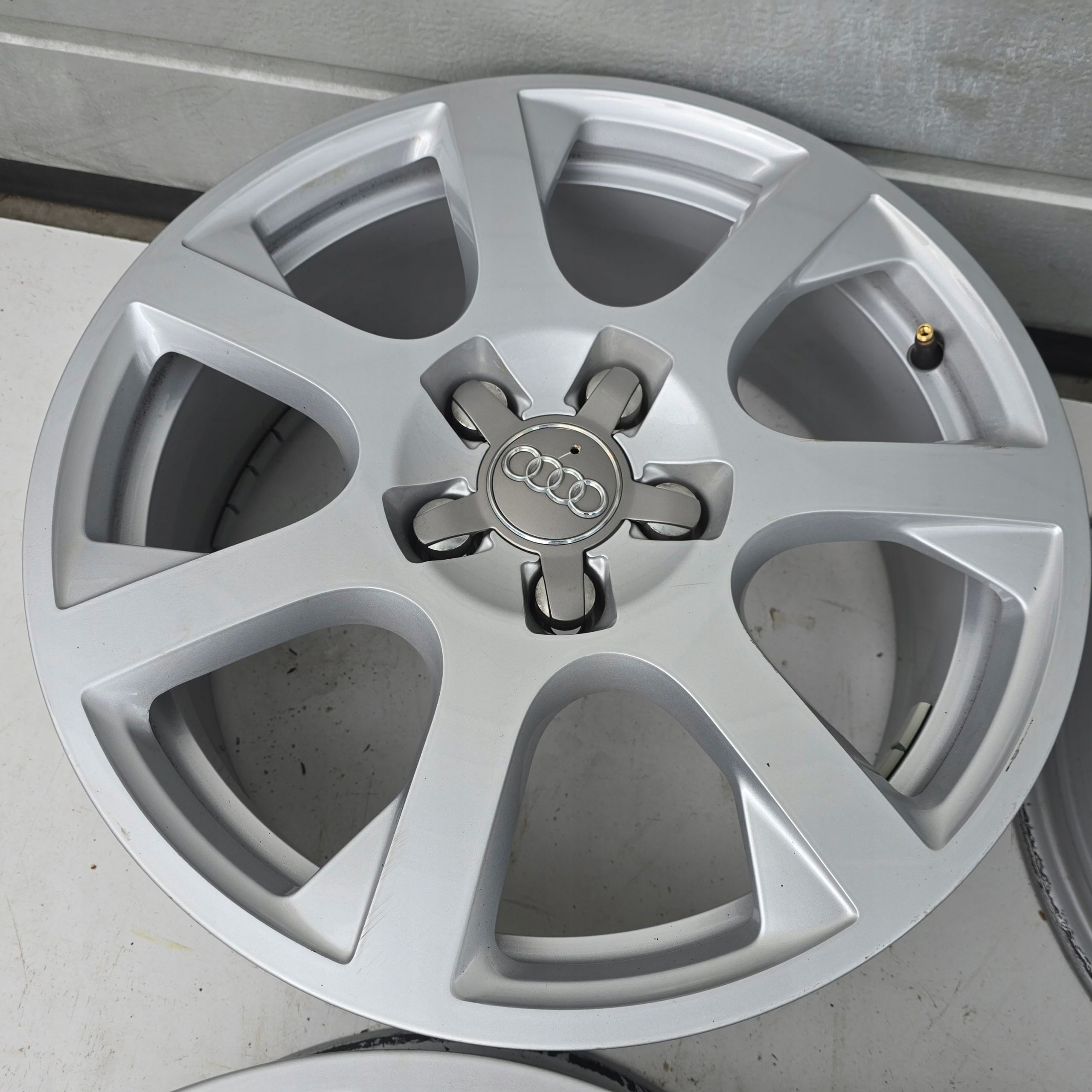 Audi Q5 A4 B8 B9 A6 C6 A3 17" 5x112 7.0 ET37 4X