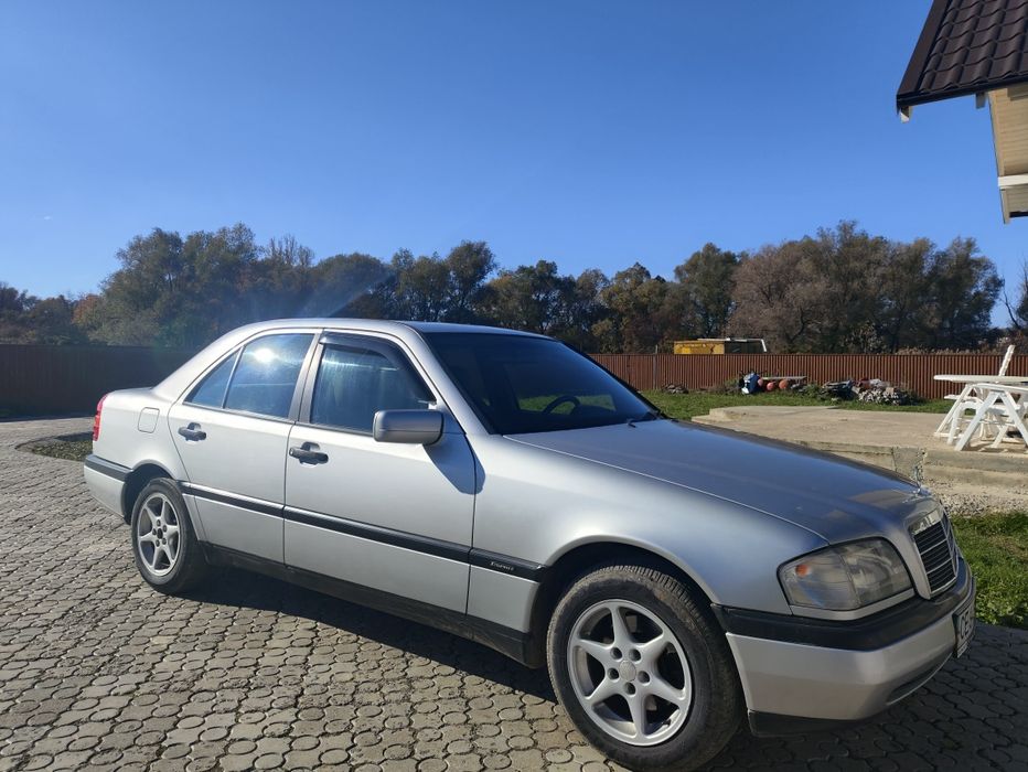 Продам Mercedes Benz C-180 бензин 1.8