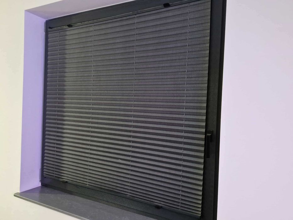 Żaluzje Ciemny Grafit-Plisy