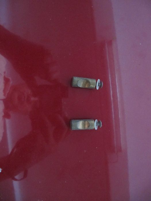 Puxadores cilíndricos em latão