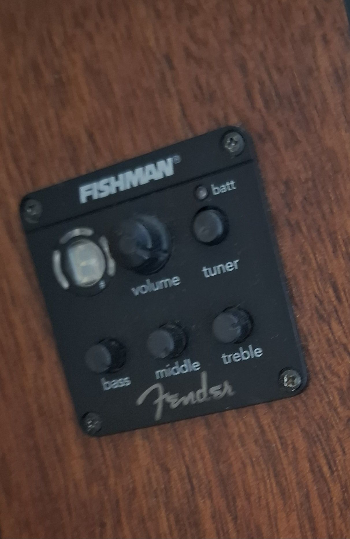 Baixo fender CB-100CE