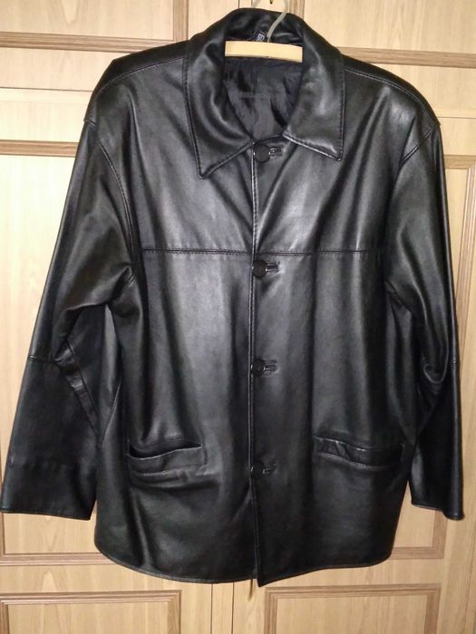 Kurtka męska ze skóry naturalnej.