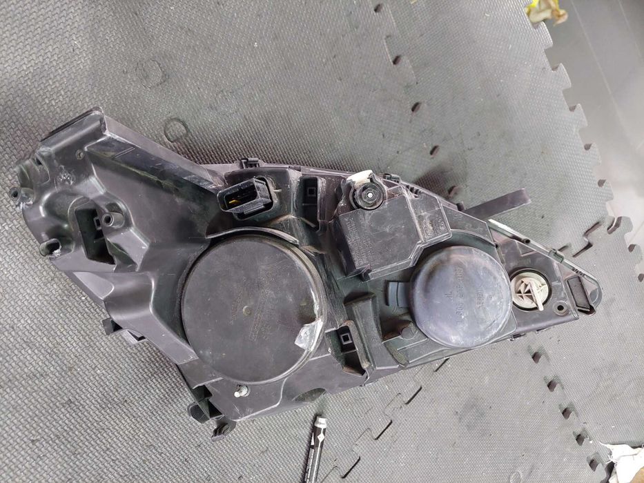 farol esquerdo Peugeot 308