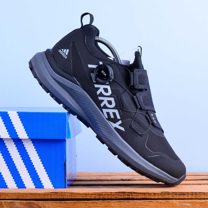 (2120) Термо Зимові Adidas Terrex Boa Кросівки чорні (41-45) адідас