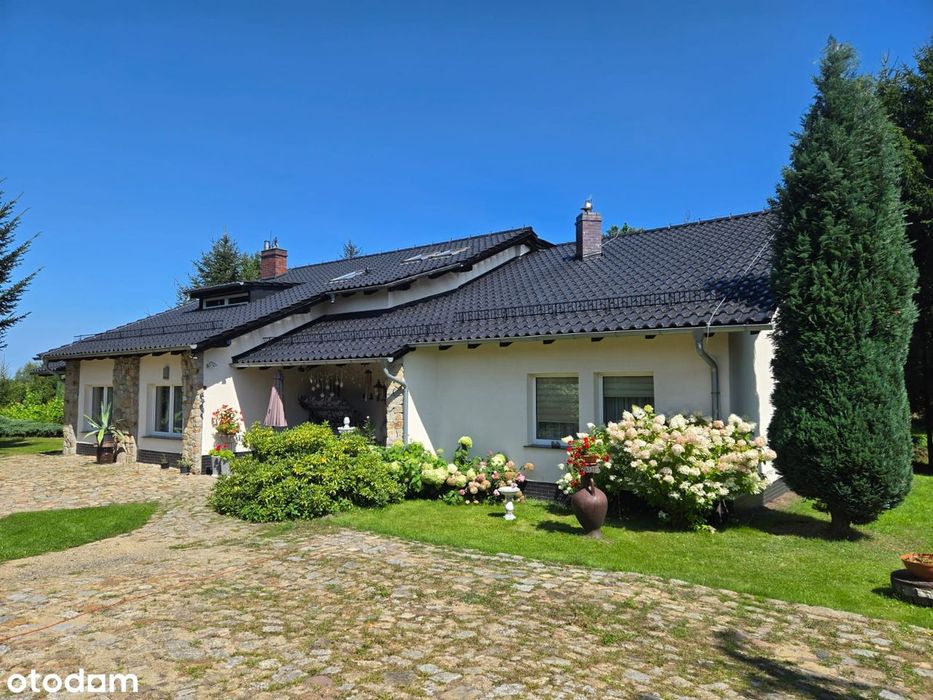 Dom wolnostojący + duży garaż, piękny ogród, duża działka, bez pośredn
