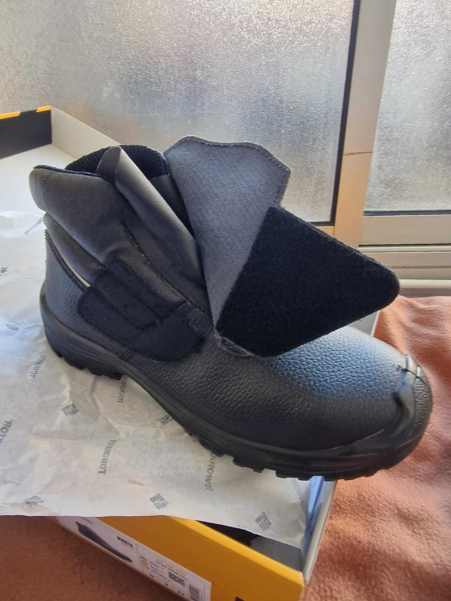 Bota de trabalho biqueira de aço tamanho 42 novos.
