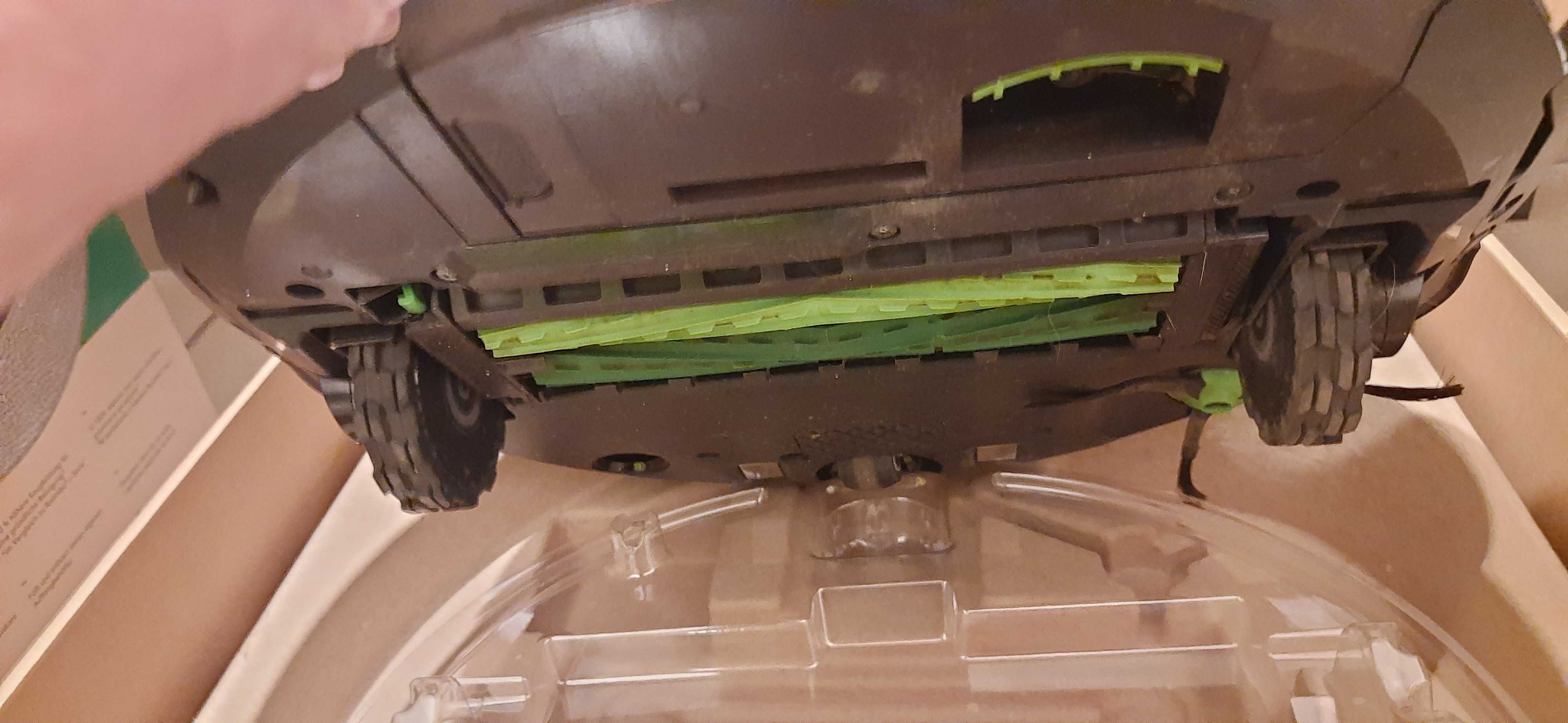 Robot odkurzająco mopujący  Roomba Combo ze stacją ładującą
