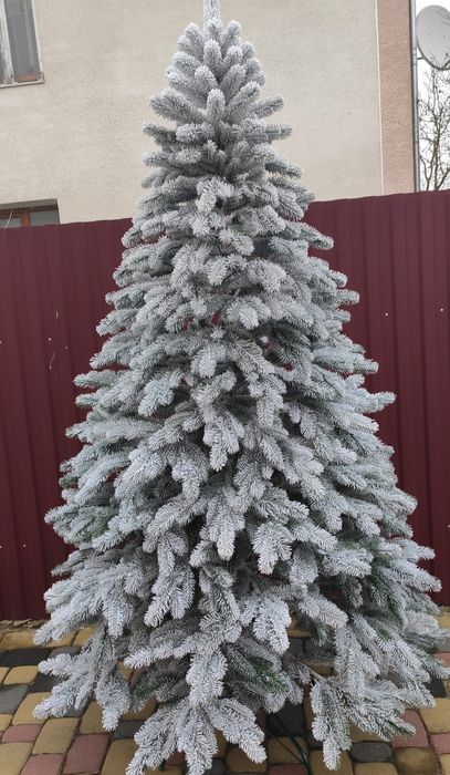 Пропонуємо Штучні ялинки