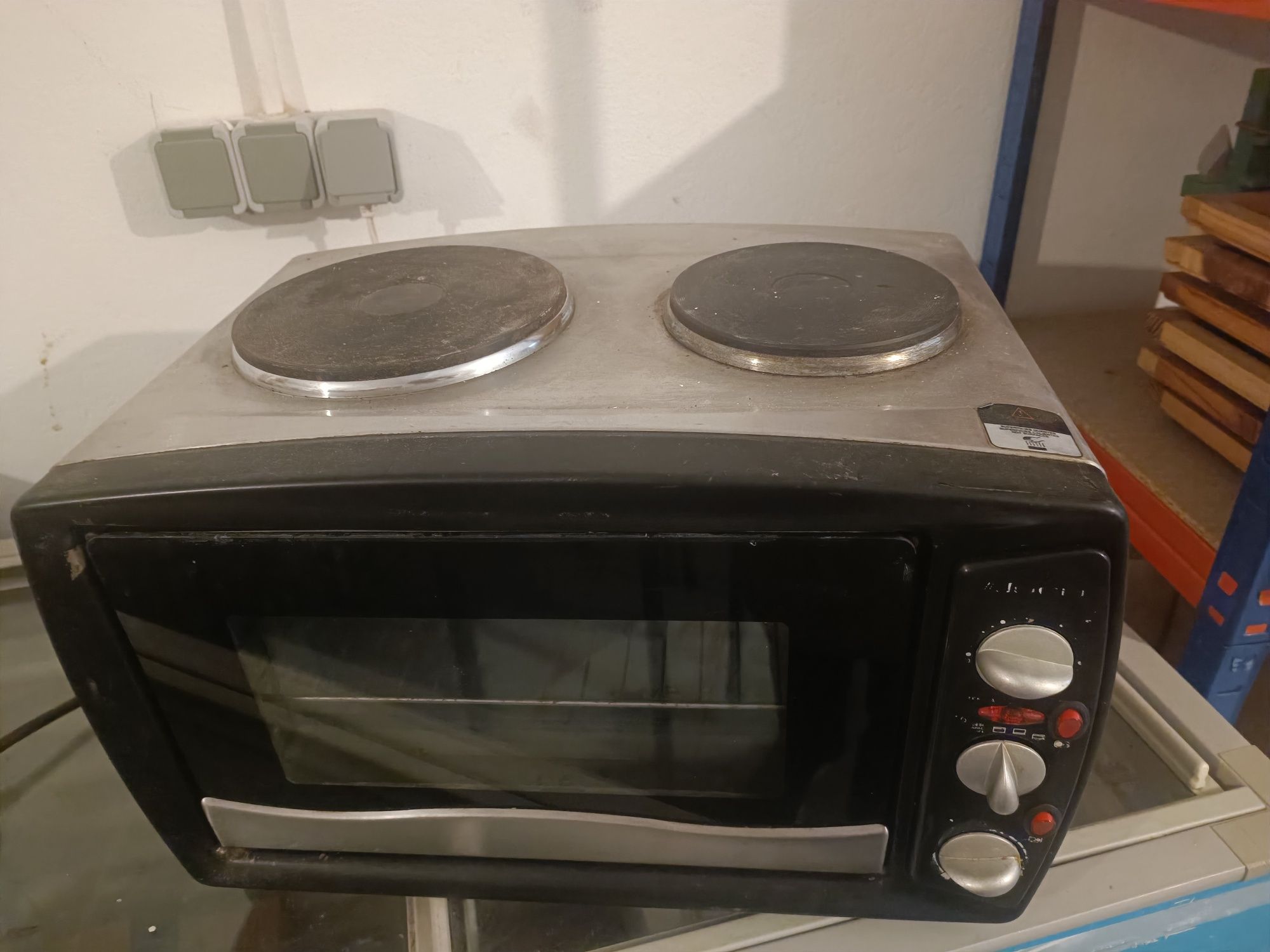 Forno com fogão em cima