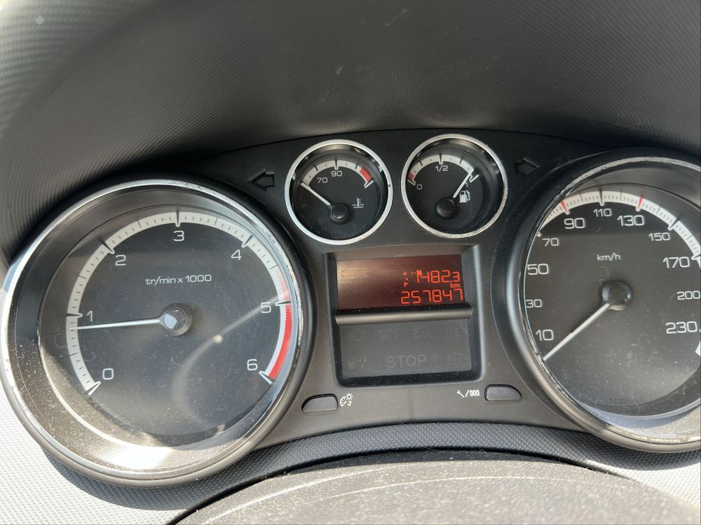 Peugeot 308, versão envy 1.6 HDI 112cv