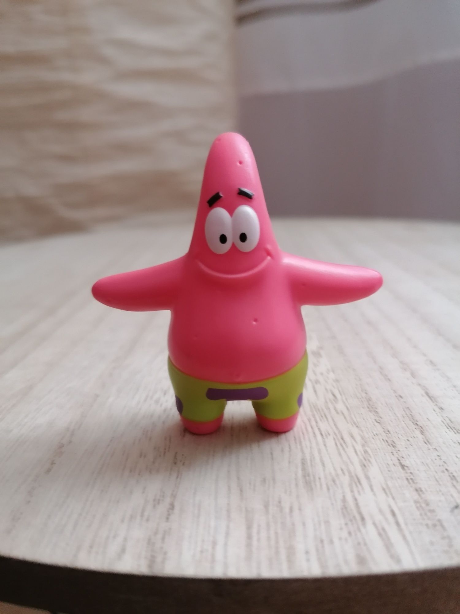 Figurka Patryk Rozgwiazda z serii SpongeBob