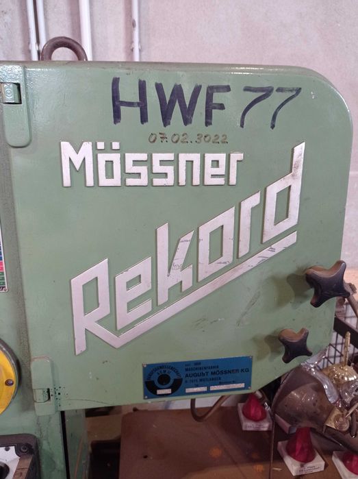 Piła taśmowa pionowa