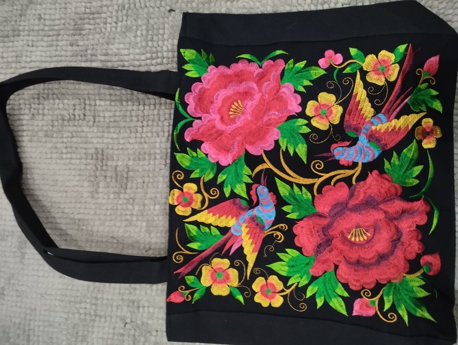 Duża torba torebka folkowa haftowana folk czarna w kwiaty