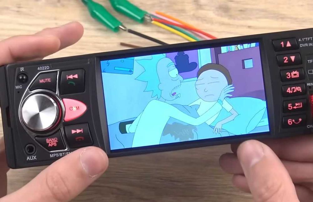 Автомагніитола з дисплеєм bluetooth usb вхід для камери заднього виду