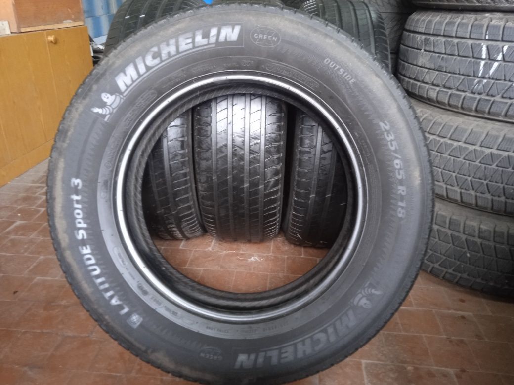 Продам комплект резины Michelin 235/65/18