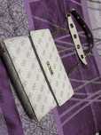 Mala branca guess.