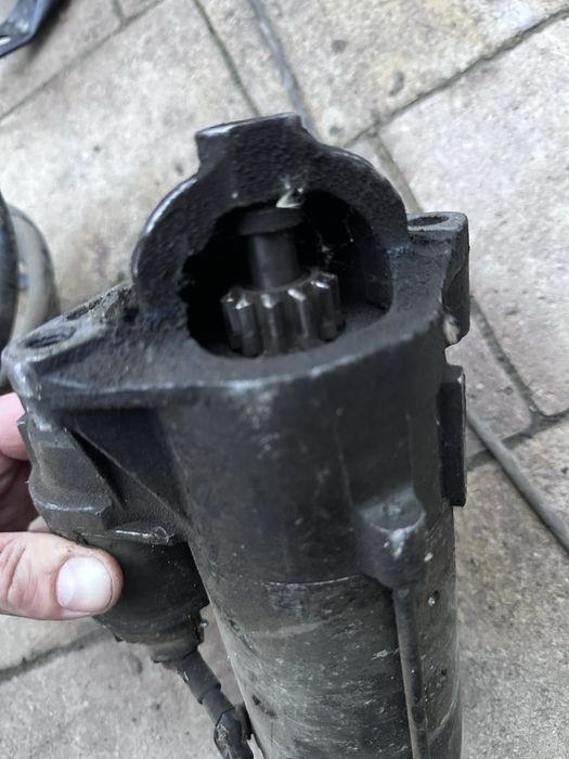 Стартер Рено трафік