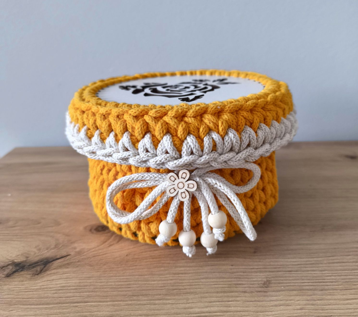 Koszyk ze sznurka ręcznie wykonany na szydełku handmade