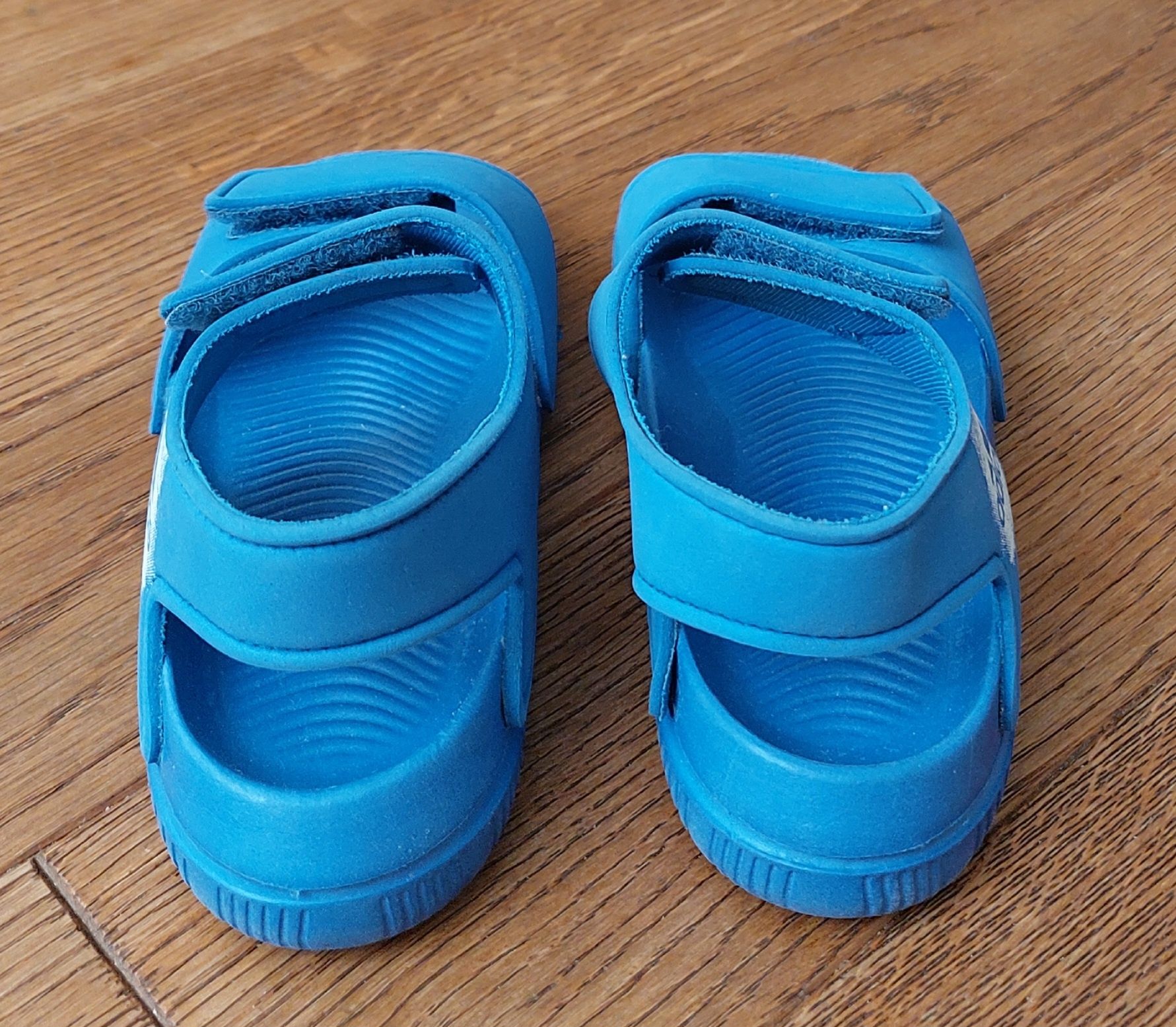 Adidas босоножки аквашузы р.27(17см)