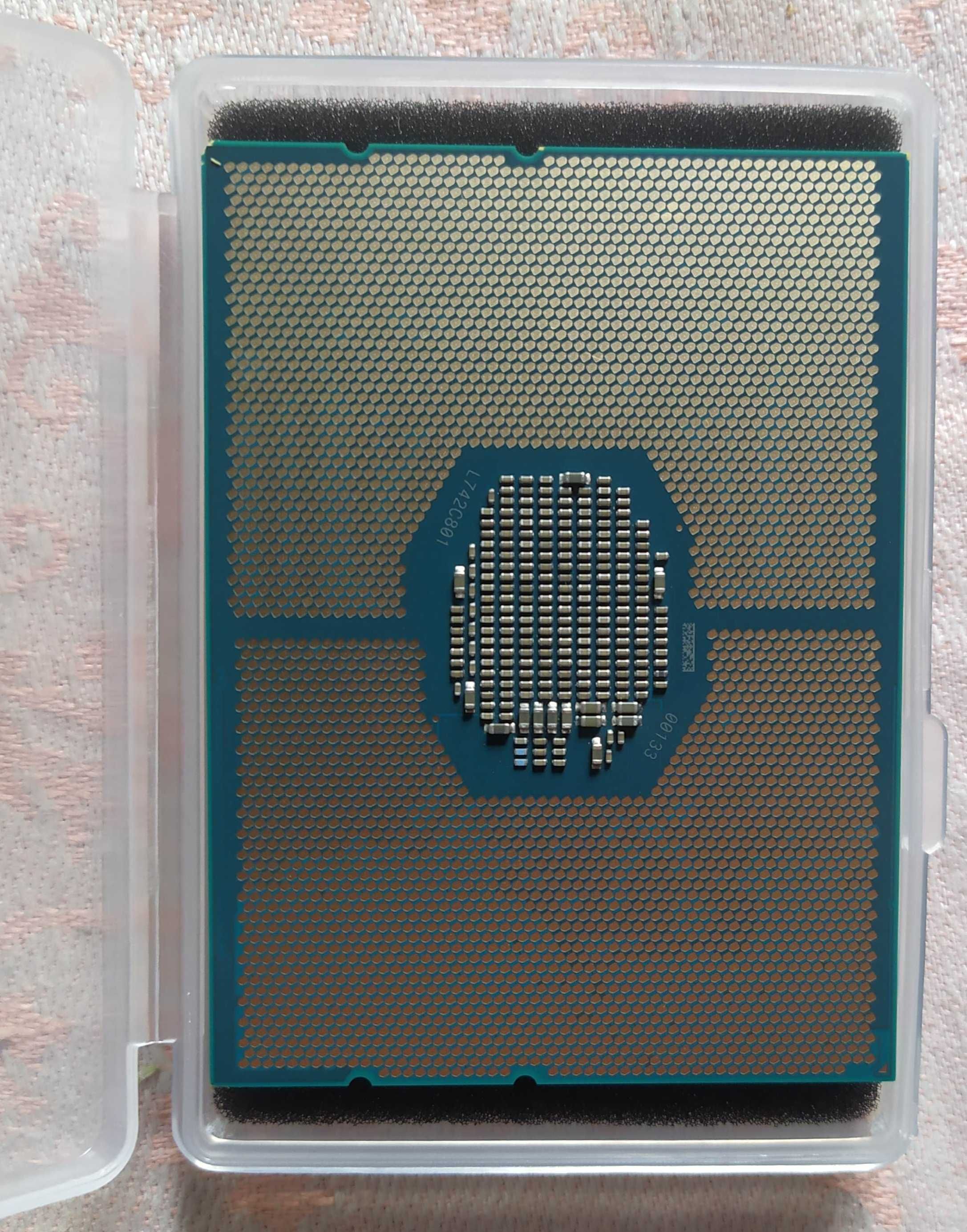 Процесор Intel Xeon Gold 6134 LGA 3647 SR3AR 3.2-3.7GHZ 8/16 24.75 кеш