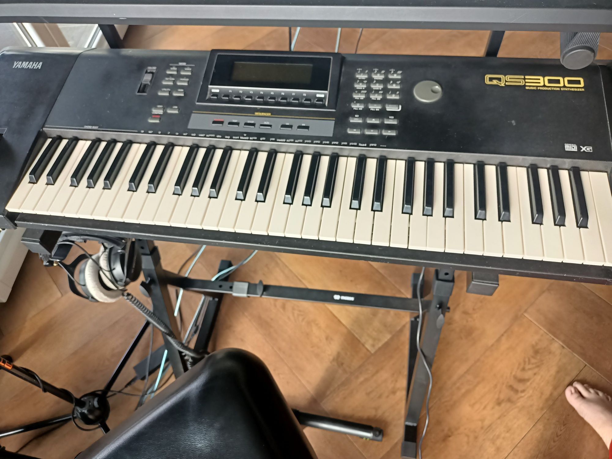 Syntezator YAMAHA QS300