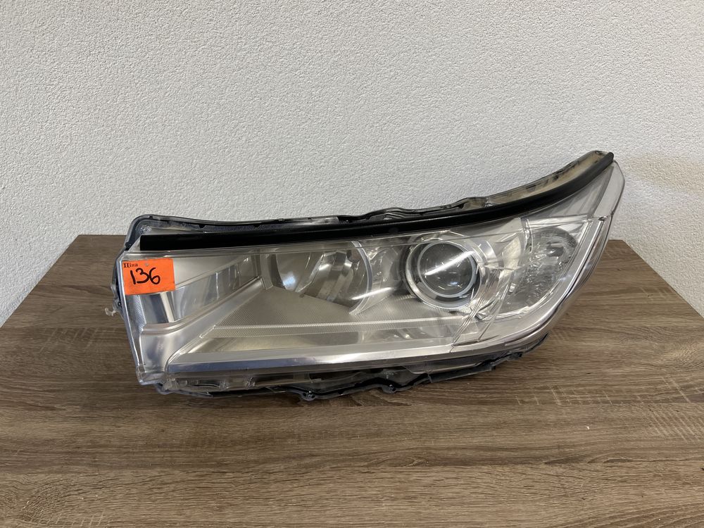 Фара ліва Toyota Highlander 2017 2018 2019 в наявності!