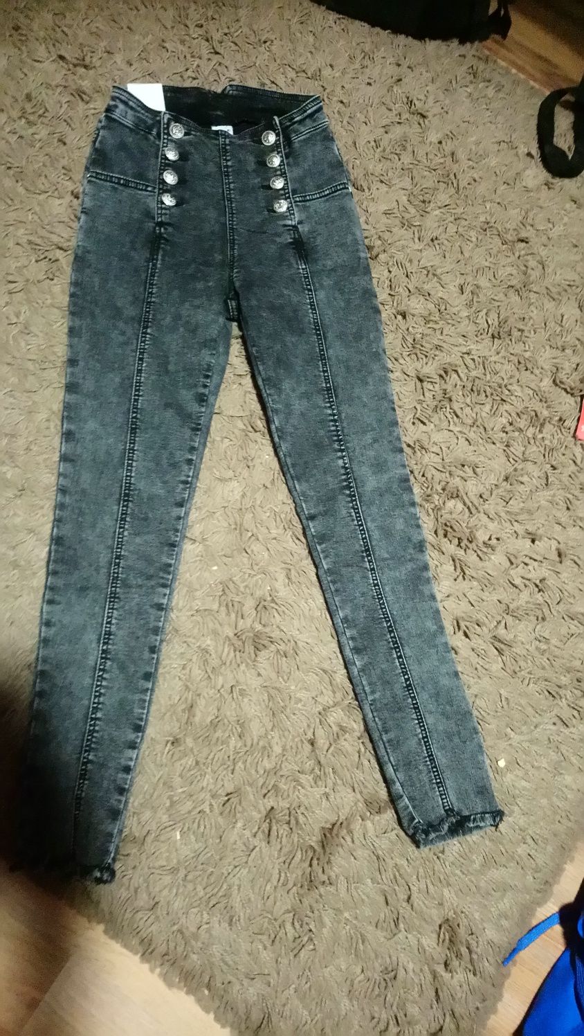Nowe spodnie jeansy