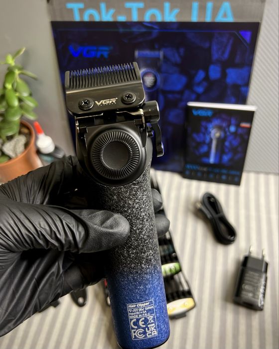 Машинка для стрижки VGR V-001 BLUE, дисплей, 9000 об/хв, 10 насадок