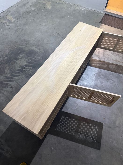 Móvel de TV com 4 meses de uso