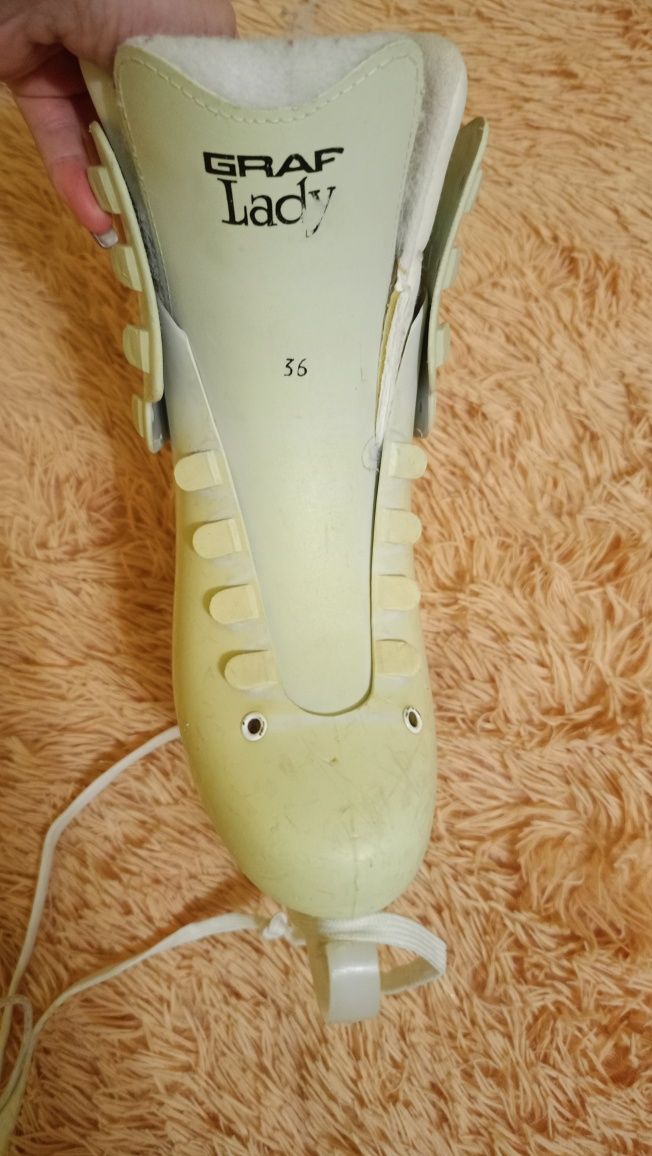 Продам коньки GRAF LADY