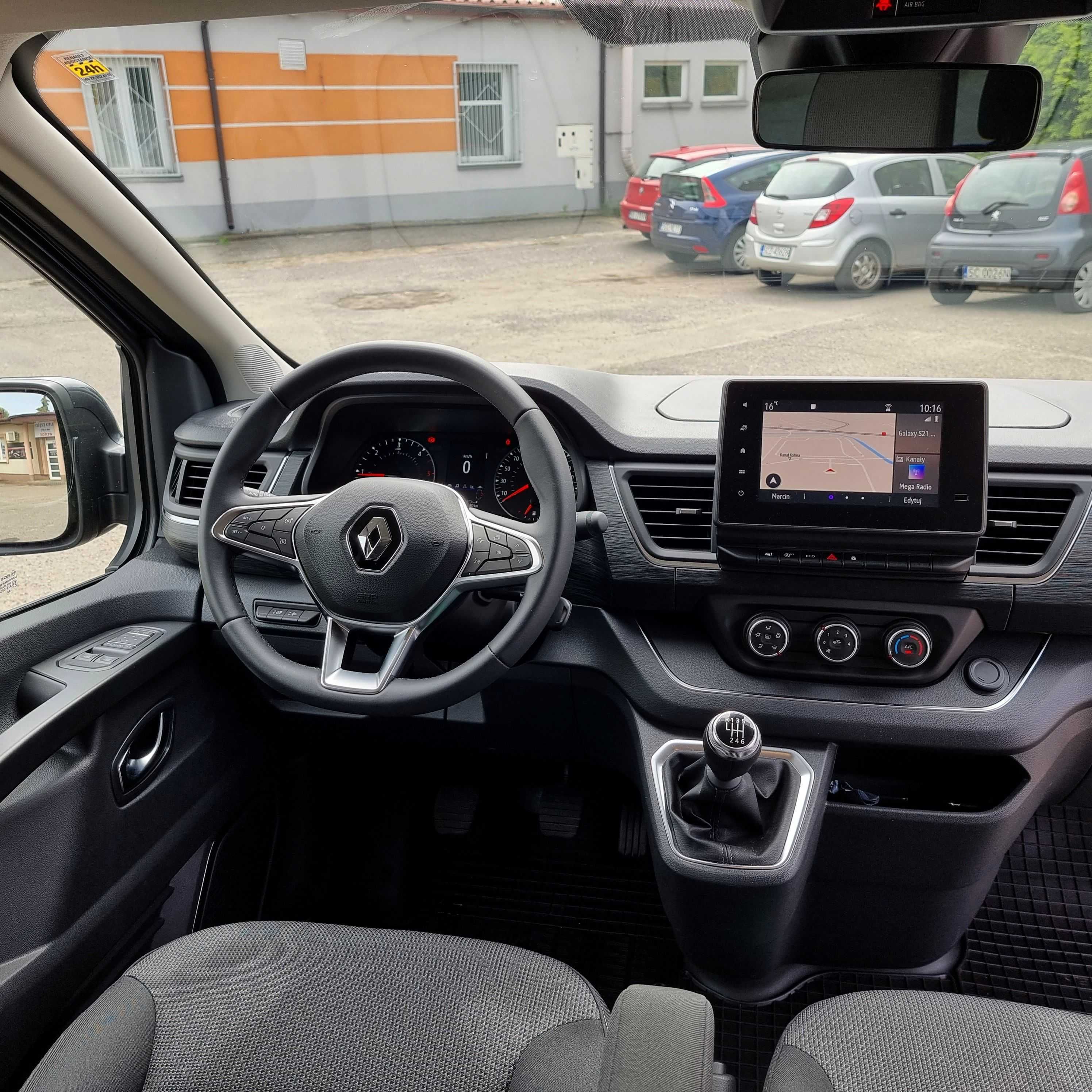 Wynajem bus busy 9-os Renault Trafic LONG 2.0dCi Wypożyczalnia MK-CARS