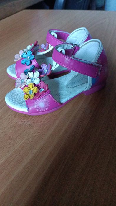 Обувь для девочке нарядное сандали размер 21