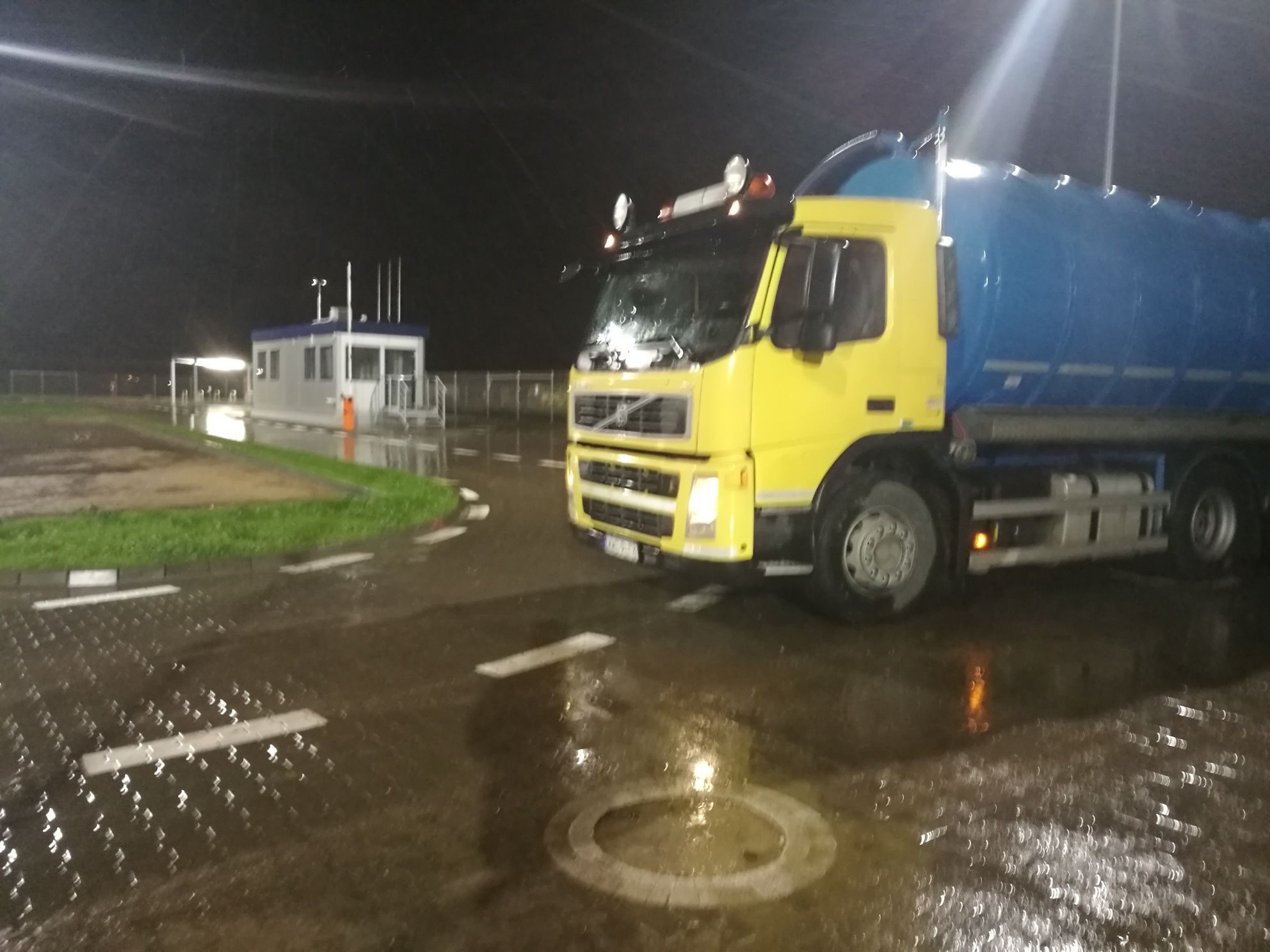 DOSTAWA WODY cysterna 15m3 do basenu, beczkowóz, budowe, na koncerty