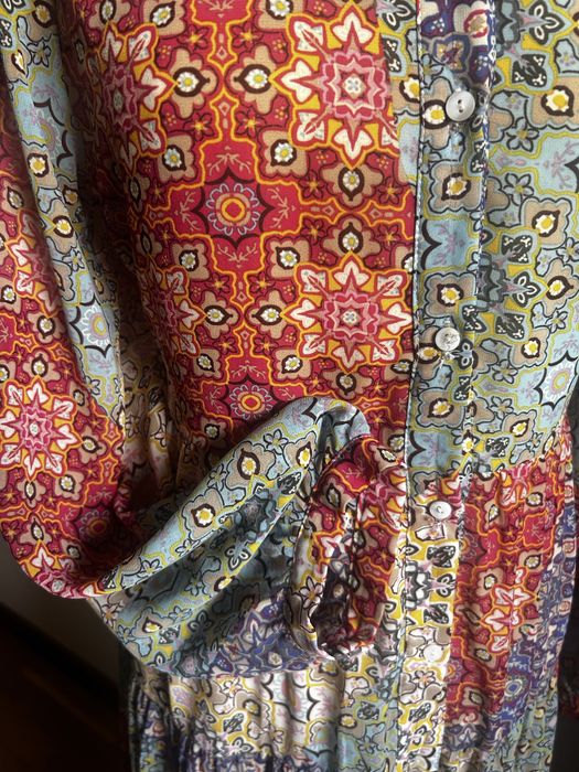 Lindo vestido estampado. Veste confortavelmente.