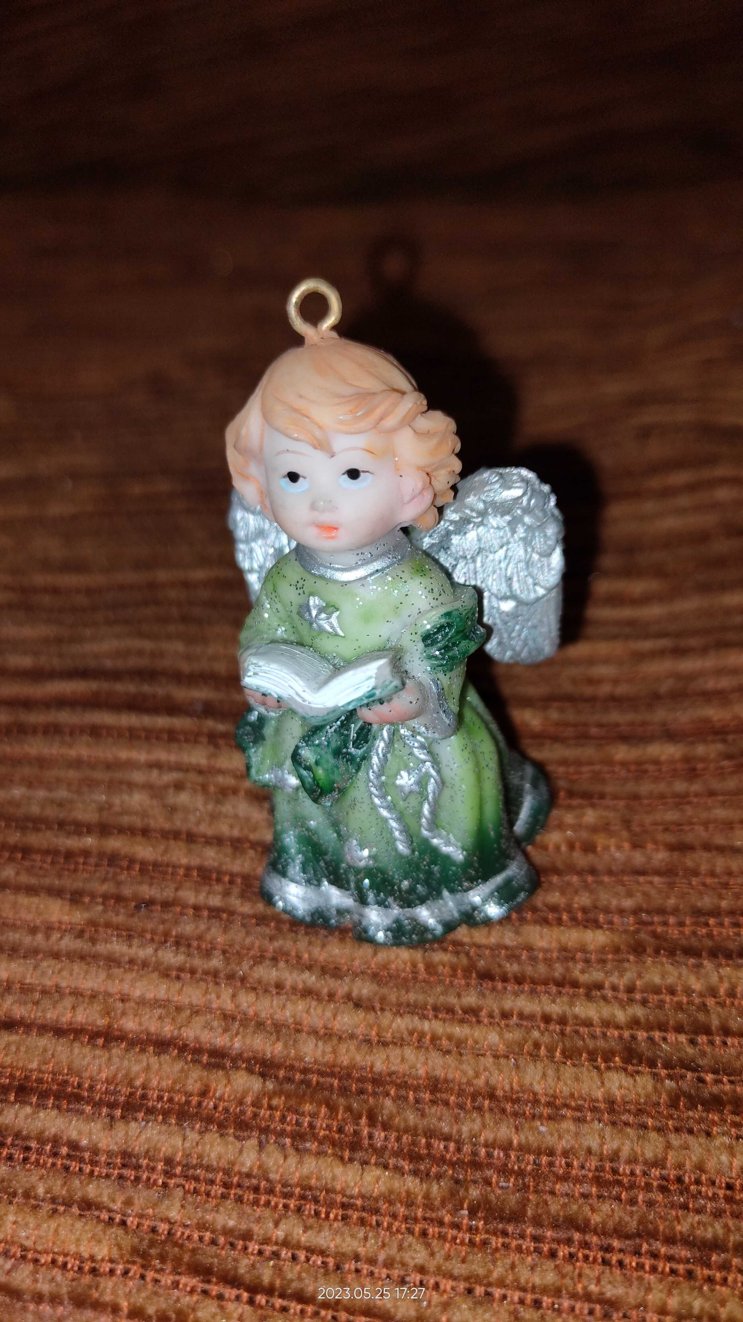 Figurka aniołek zawieszka stan bdb
