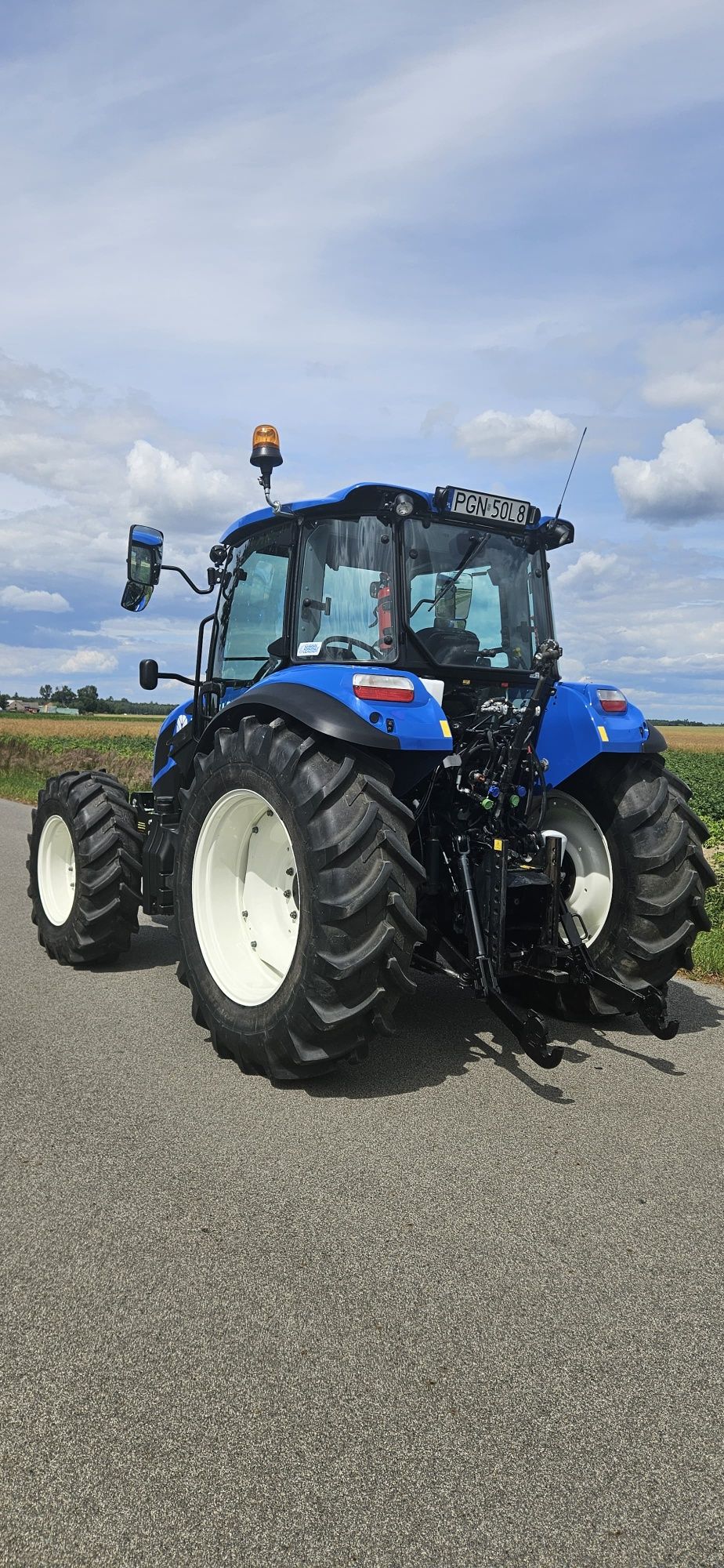 New Holland t5.85 T5.85  super stan !