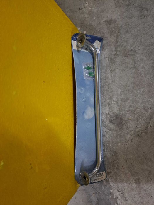 Cabide e Tapete (NOVOS) preços variam