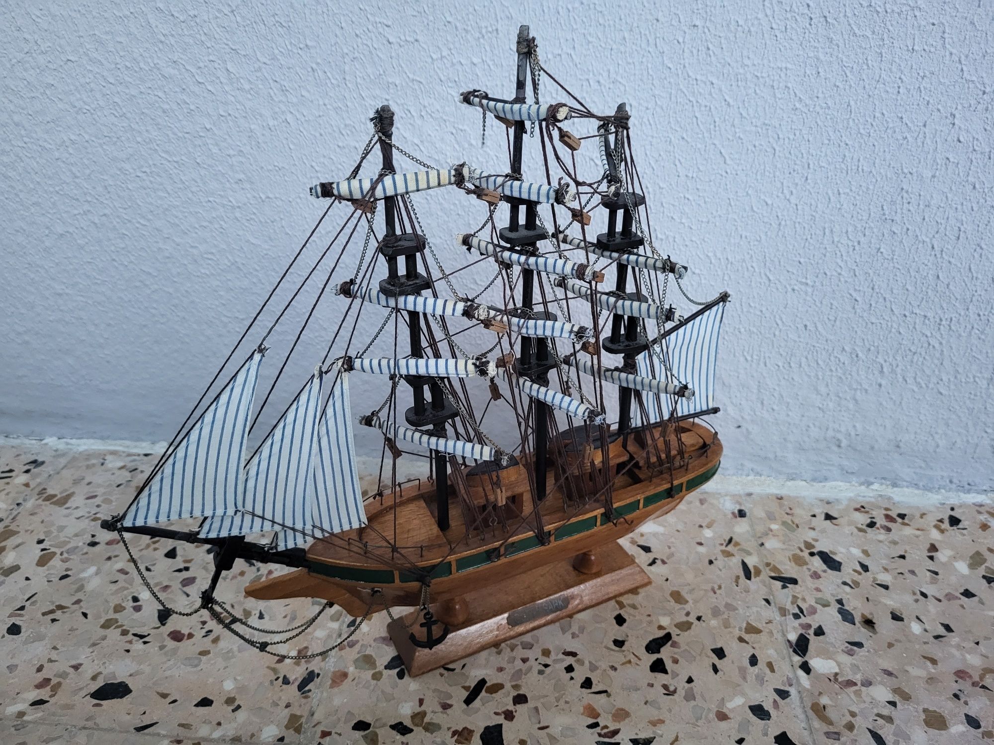 BARCO em miniatura