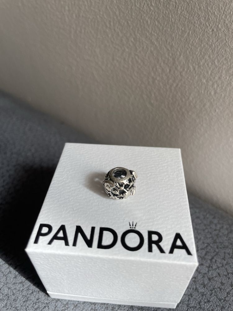 Charms Ażurowe łańcuszki z kłódkami True love Pandora