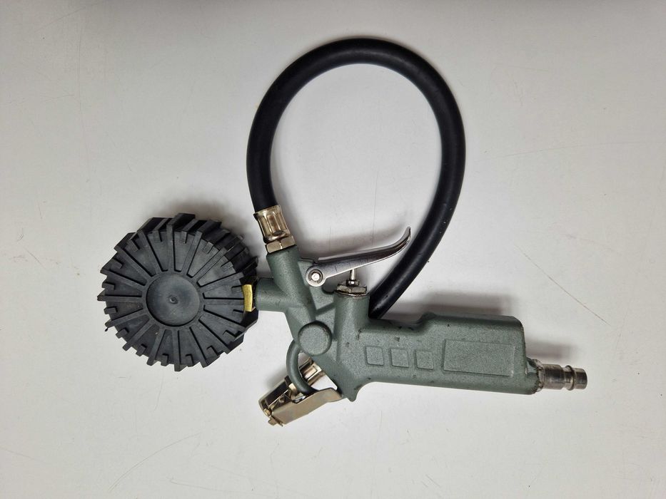 Pistolet do pompowania Manometr