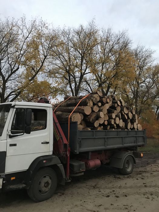 Мерседес самосвал маніпулятор доставки дрова