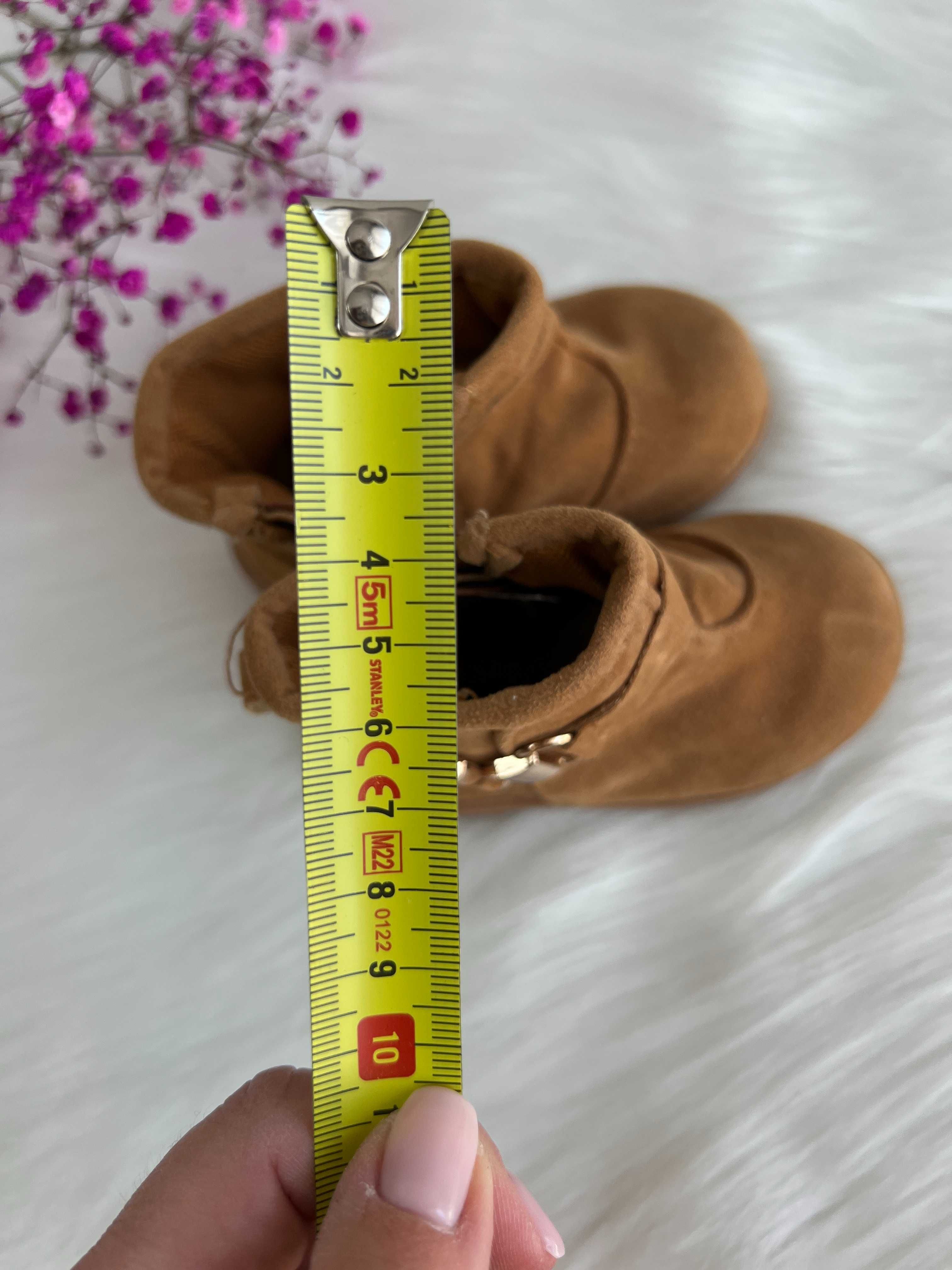 Nowe Botki niemowlęce 17/18 dł wkładki ok 10-10,5 cm brązowe zamszowe