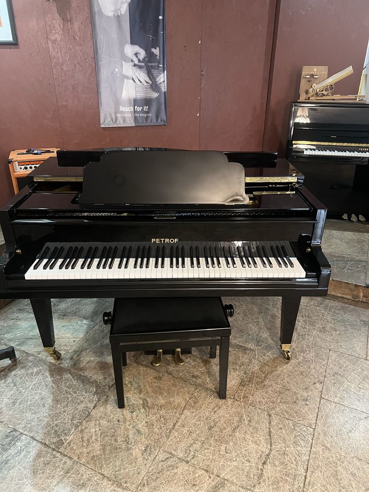 Piano cauda 1/4 cauda petrof modelo vi esta impecavel