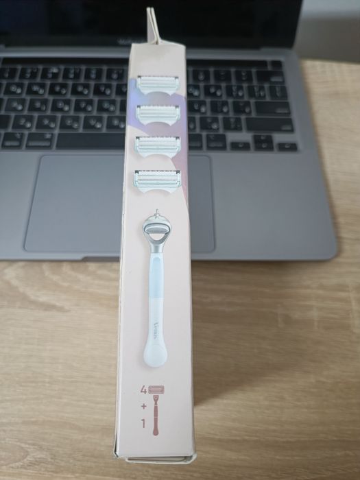 Станок для інтимних зон із 4 змінними касетами Gillette Venus