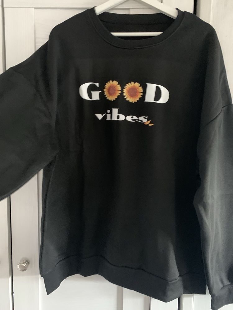 Modna czarna bluza z napisami Good vibes kwiatowy nadruk 50 nowa