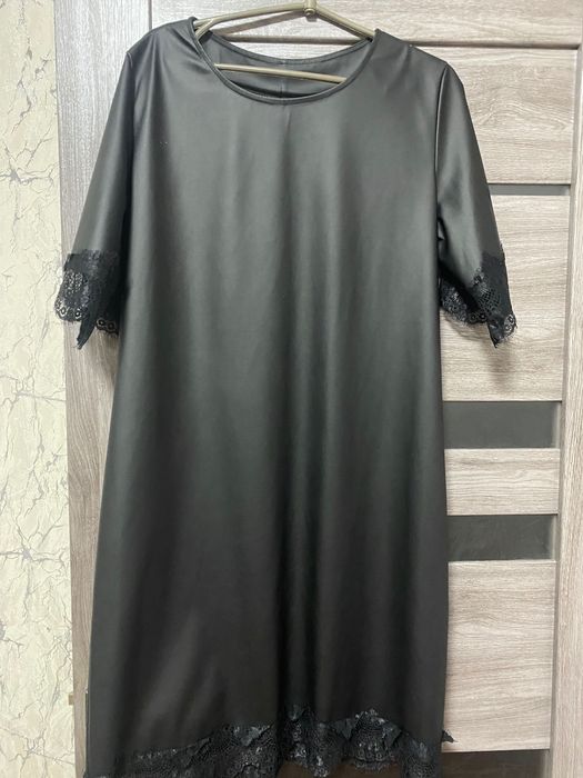 Сукня жіноча чорного кольору