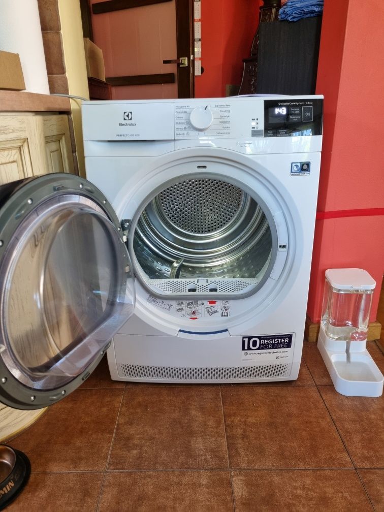 Suszarka kondensacyjna z pompą Electrolux Perfectcare 800 EW8H458BP